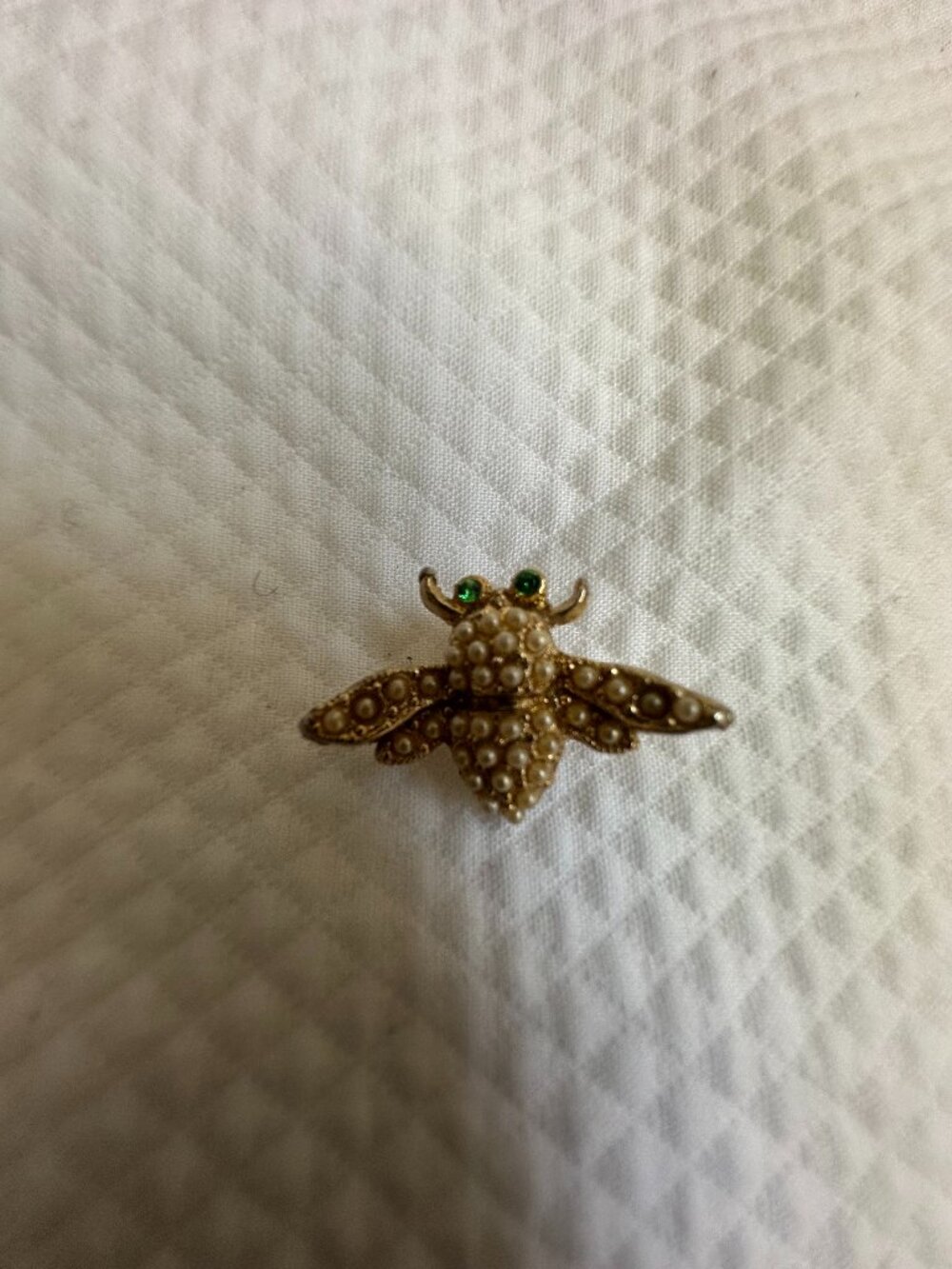 Vintage Gold Tone Pearl & Green Crystal Bee Insect Brooch Pin